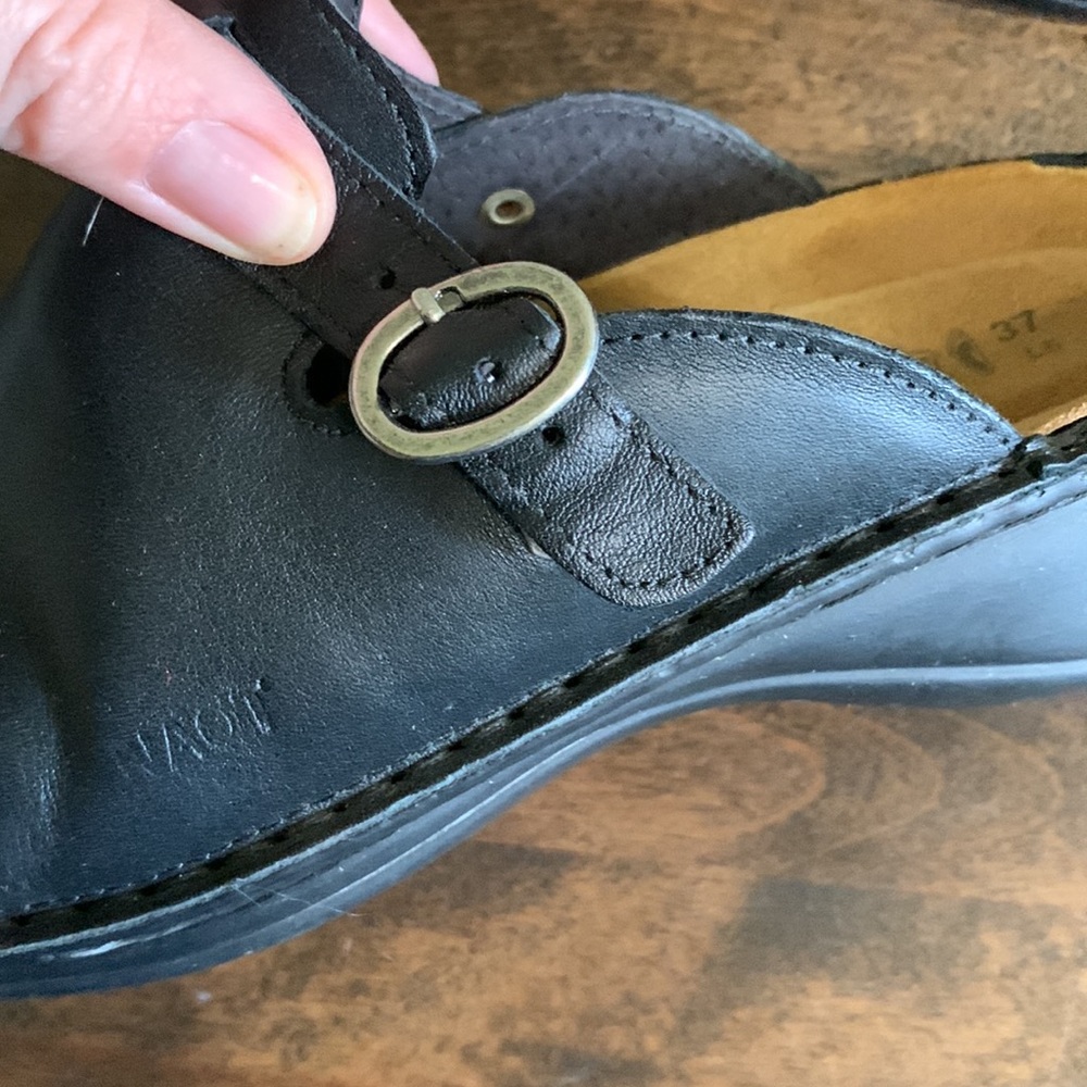 Clogs! - Picture 4 of 6